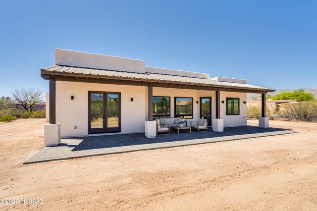 3240 N Bouchard Place, Tucson, AZ 85749