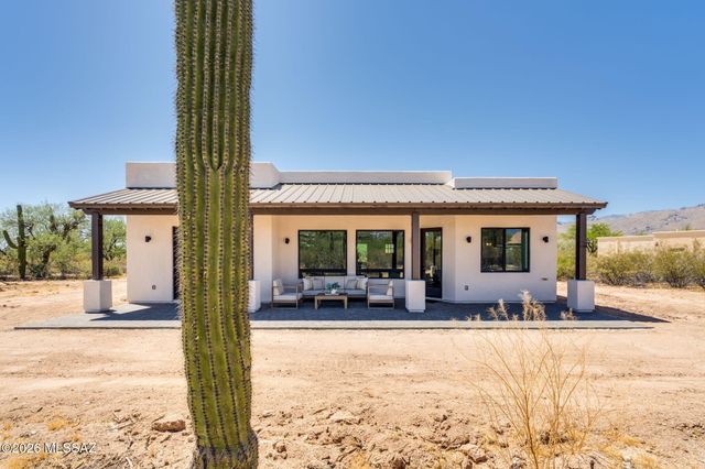 3240 N Bouchard Place, Tucson, AZ 85749