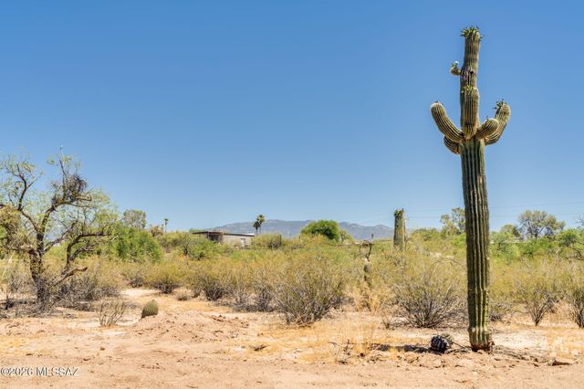 3240 N Bouchard Place, Tucson, AZ 85749