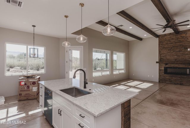 3240 N Bouchard Place, Tucson, AZ 85749