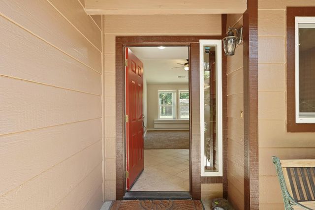 18966 Arrowhead Dr, Lockeford, CA 95237