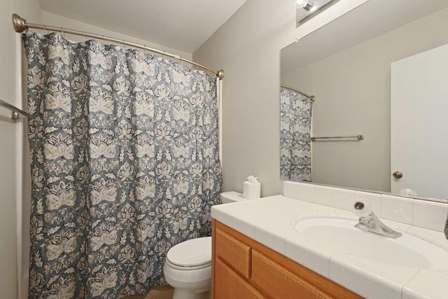 18966 Arrowhead Dr, Lockeford, CA 95237
