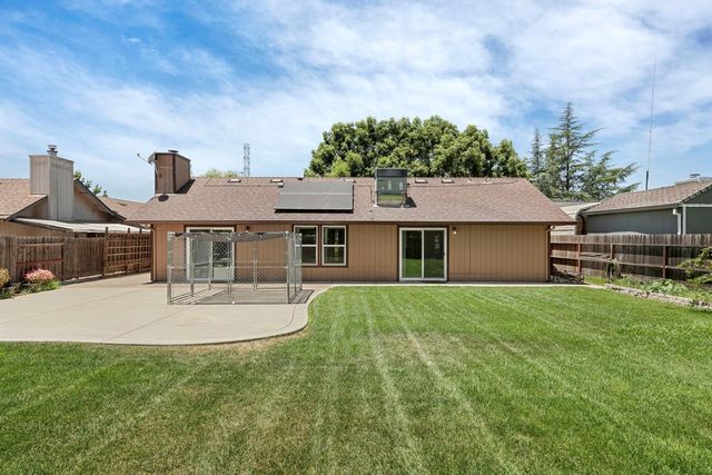 18966 Arrowhead Dr, Lockeford, CA 95237