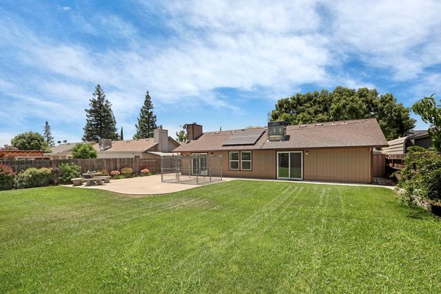 18966 Arrowhead Dr, Lockeford, CA 95237