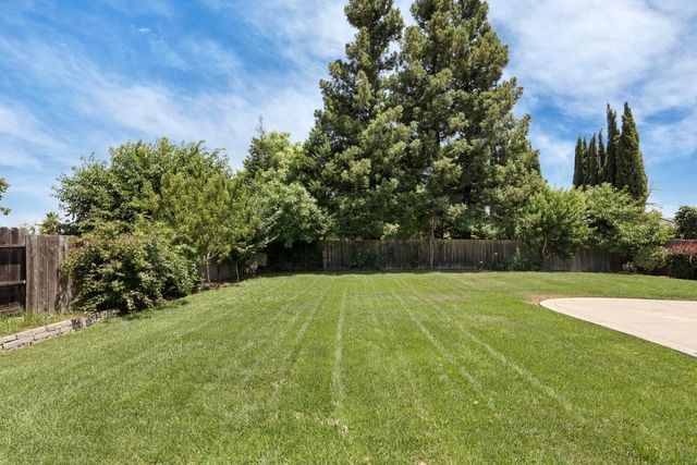 18966 Arrowhead Dr, Lockeford, CA 95237