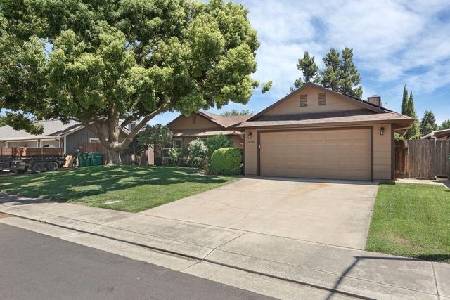 18966 Arrowhead Dr, Lockeford, CA 95237