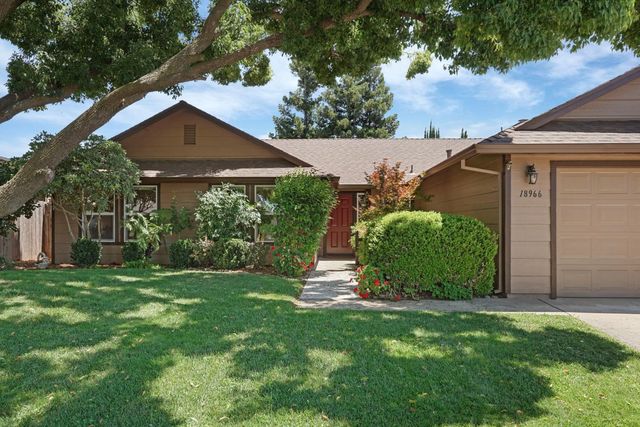 18966 Arrowhead Dr, Lockeford, CA 95237