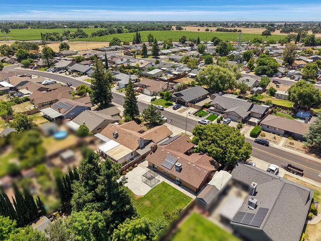 18966 Arrowhead Dr, Lockeford, CA 95237