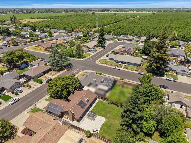 18966 Arrowhead Dr, Lockeford, CA 95237