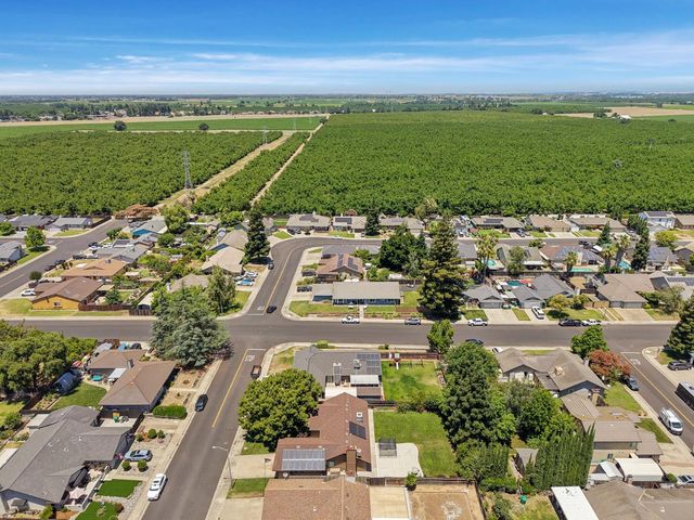 18966 Arrowhead Dr, Lockeford, CA 95237