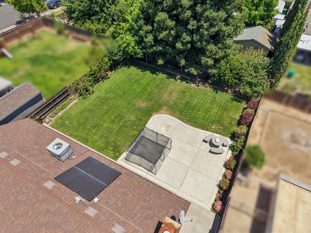 18966 Arrowhead Dr, Lockeford, CA 95237