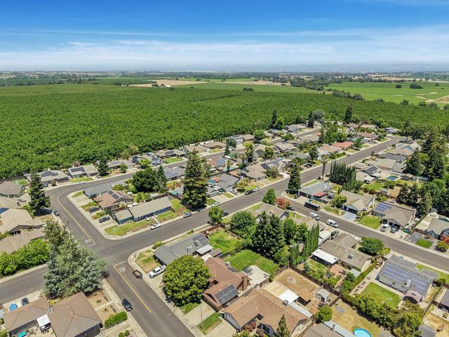 18966 Arrowhead Dr, Lockeford, CA 95237