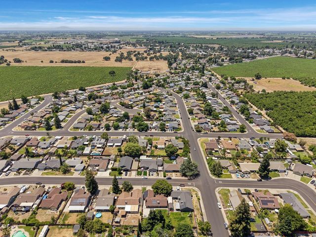 18966 Arrowhead Dr, Lockeford, CA 95237