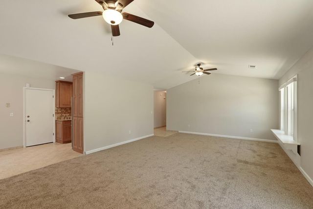 18966 Arrowhead Dr, Lockeford, CA 95237