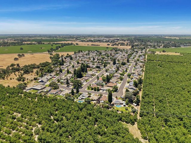 18966 Arrowhead Dr, Lockeford, CA 95237