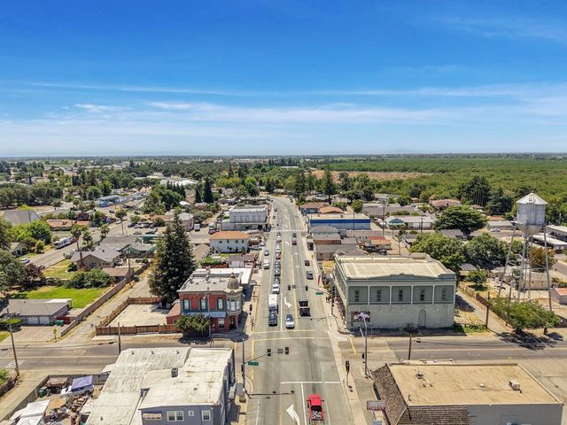 18966 Arrowhead Dr, Lockeford, CA 95237
