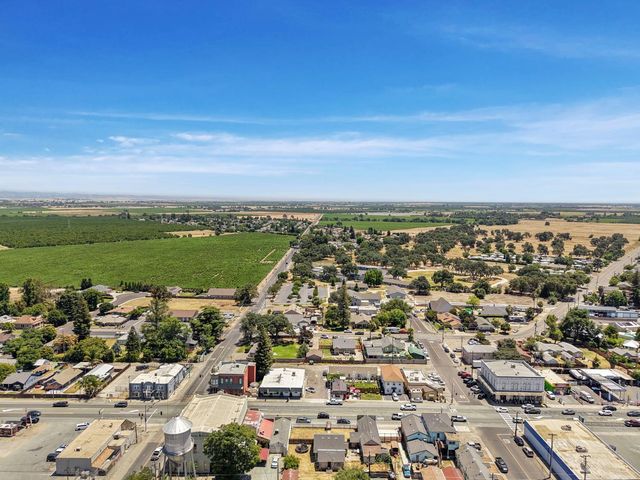 18966 Arrowhead Dr, Lockeford, CA 95237