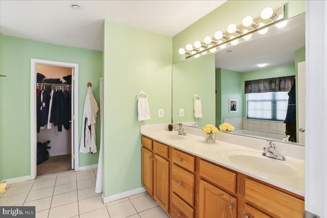 2431 GILBERT ST, Broomall, PA 19008