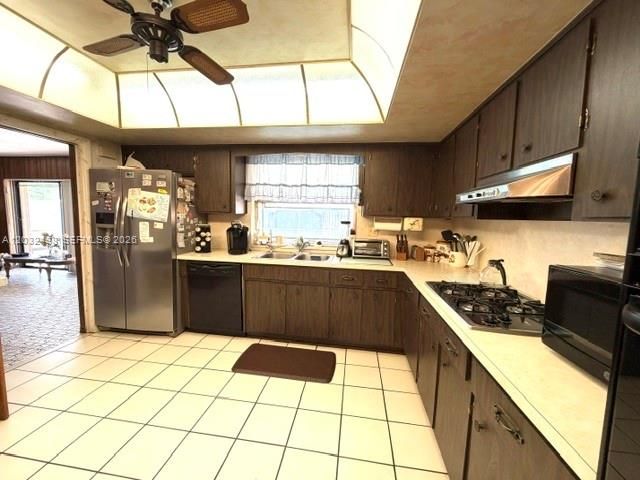 8721 NW 18th St, Pembroke Pines, FL 33024