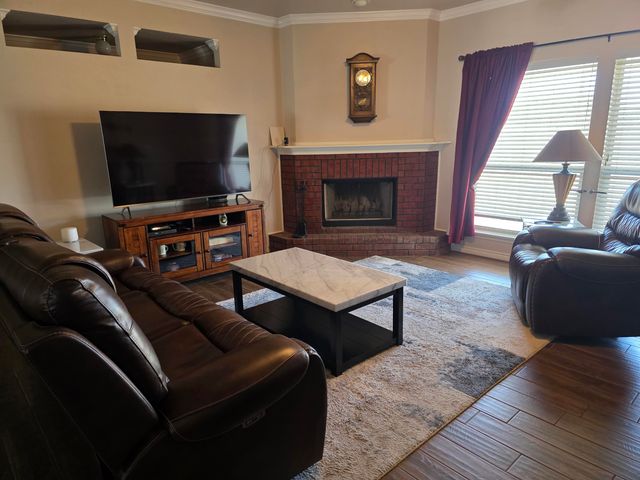 1007 Avenue J, Abernathy, TX 79311