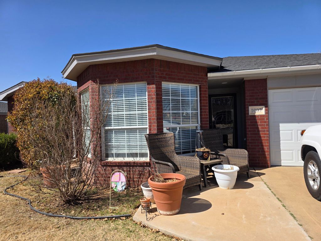 1007 Avenue J, Abernathy, TX 79311