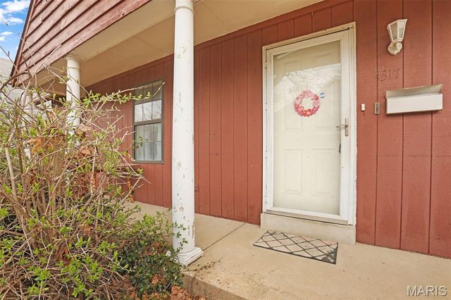 4317 E Fairfax Court, St Louis, MO 63113