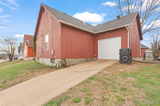 4317 E Fairfax Court, St Louis, MO 63113