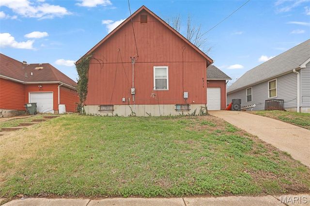 4317 E Fairfax Court, St Louis, MO 63113