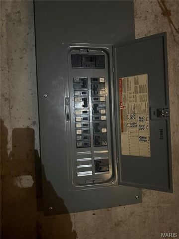 4317 E Fairfax Court, St Louis, MO 63113