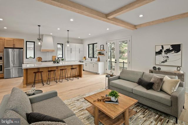 126 S HIGHLAND ST, Arlington, VA 22204