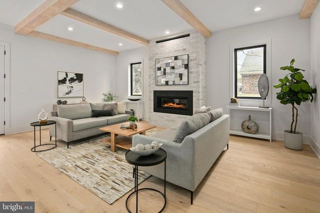 126 S HIGHLAND ST, Arlington, VA 22204