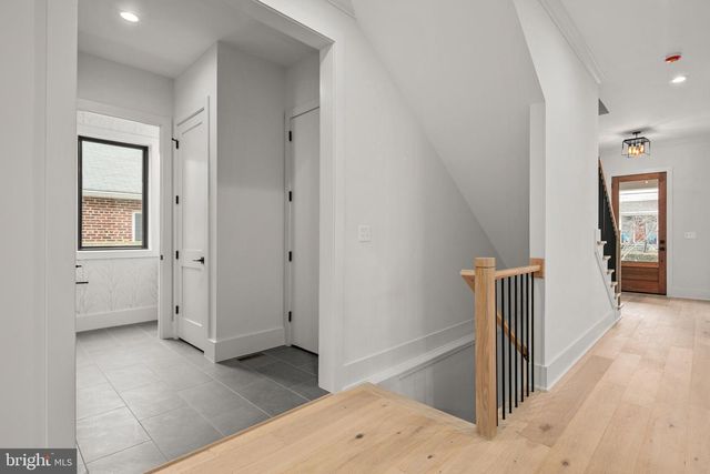 126 S HIGHLAND ST, Arlington, VA 22204