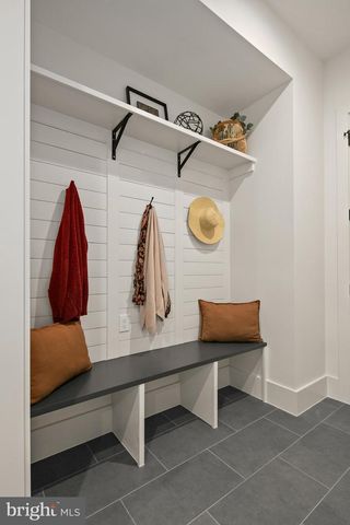 126 S HIGHLAND ST, Arlington, VA 22204