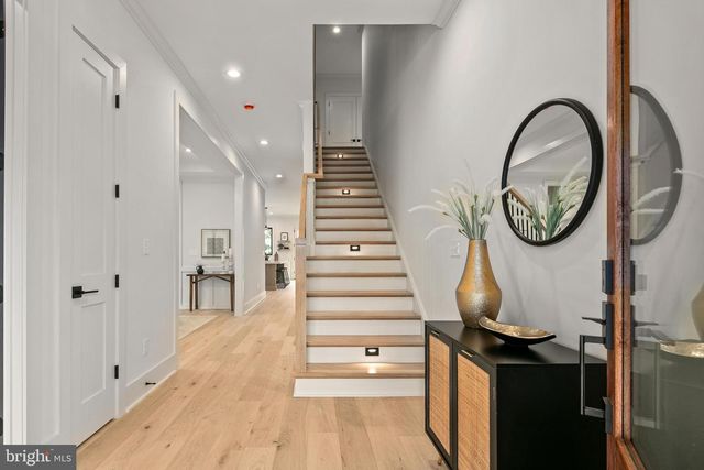 126 S HIGHLAND ST, Arlington, VA 22204