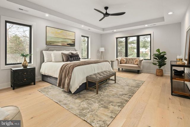 126 S HIGHLAND ST, Arlington, VA 22204