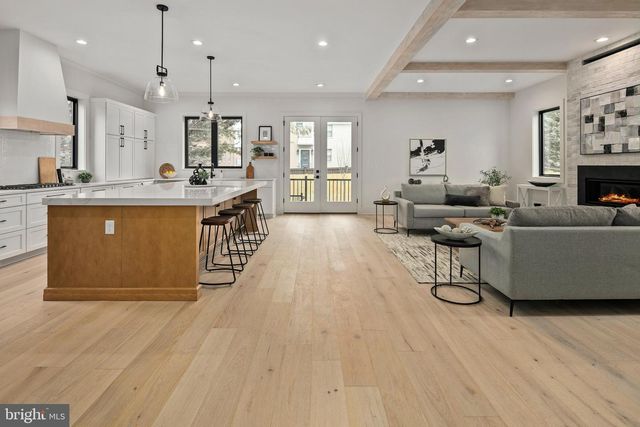 126 S HIGHLAND ST, Arlington, VA 22204