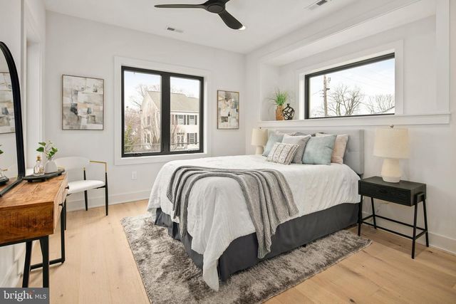 126 S HIGHLAND ST, Arlington, VA 22204