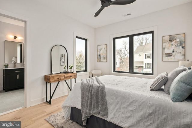 126 S HIGHLAND ST, Arlington, VA 22204