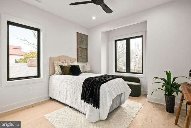 126 S HIGHLAND ST, Arlington, VA 22204