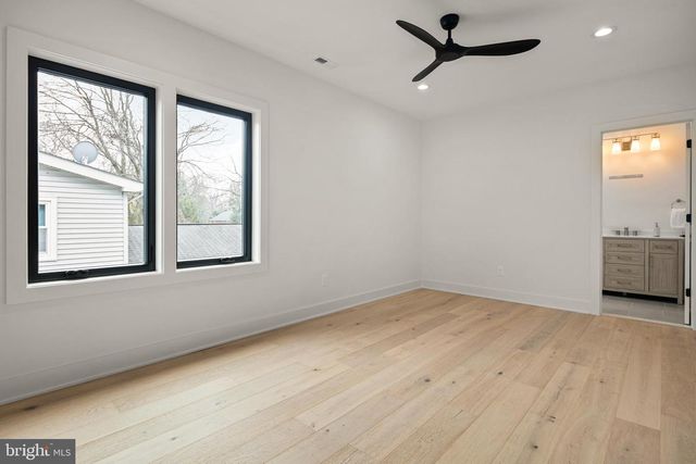 126 S HIGHLAND ST, Arlington, VA 22204