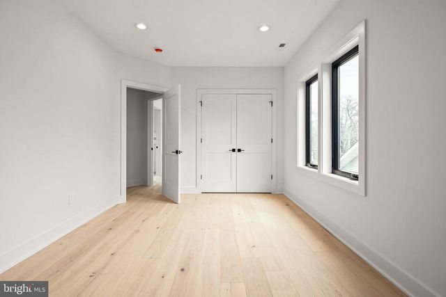 126 S HIGHLAND ST, Arlington, VA 22204