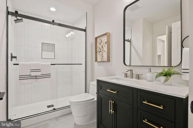 126 S HIGHLAND ST, Arlington, VA 22204