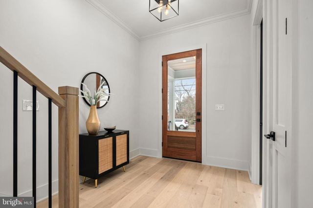 126 S HIGHLAND ST, Arlington, VA 22204