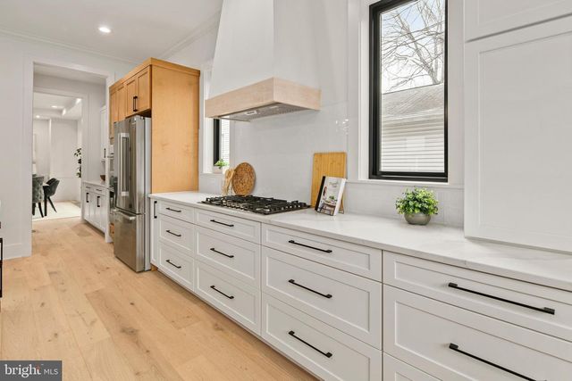 126 S HIGHLAND ST, Arlington, VA 22204