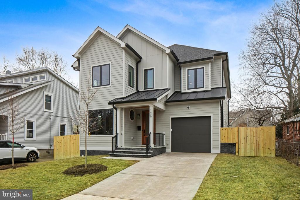 126 S HIGHLAND ST, Arlington, VA 22204