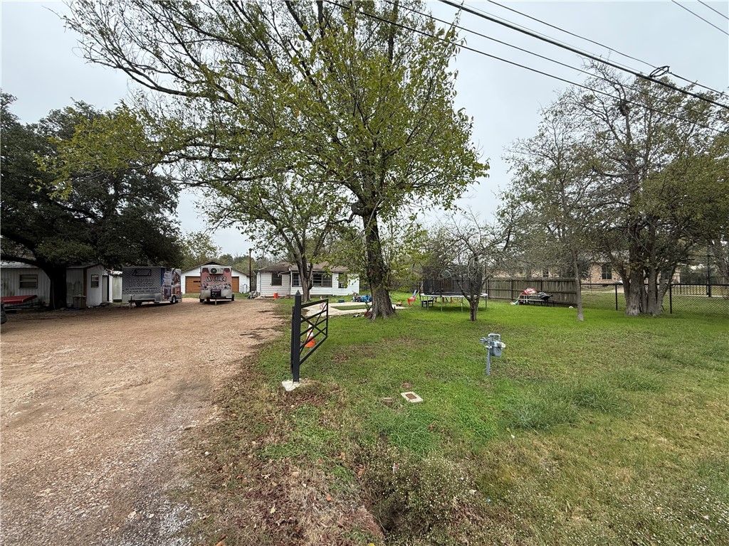 4909 North Texas Avenue, Bryan, TX 77803 — photo 3