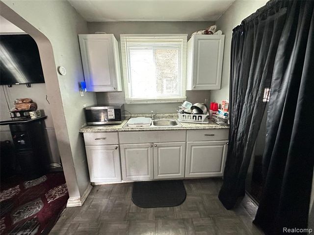 10313 Mckinney Street, Detroit, MI 48224