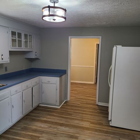 4936 Rock House Rd, Portland, TN 37148