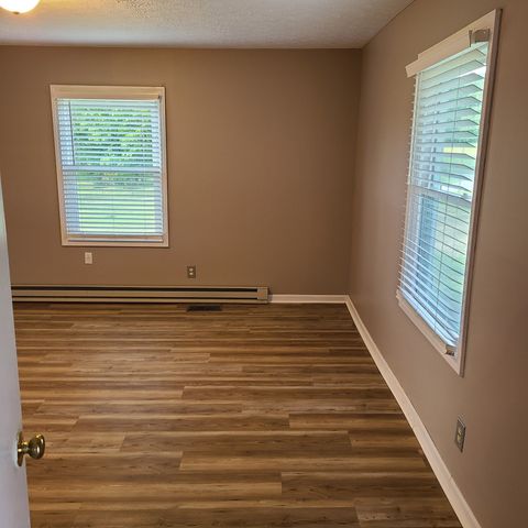 4936 Rock House Rd, Portland, TN 37148