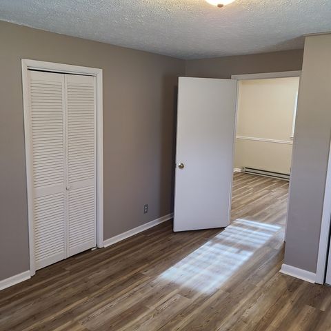 4936 Rock House Rd, Portland, TN 37148
